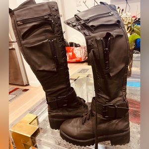 DOLLSKILL - Current Mood Obsidian Pocket
Combat Boots